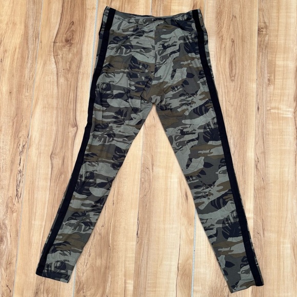 Express One Eleven Camouflage Leggings Size Small - Picture 7 of 7